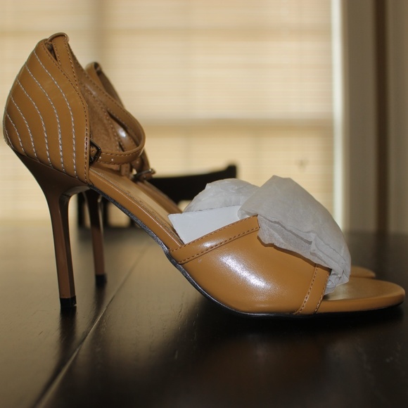 Brand New Nude Sandals Sz 8 - Picture 1 of 7
